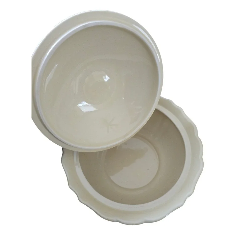 CorningWare French 2‎ Qt Round Casserole Dish with Lid Stoneware Fluted Bowl
